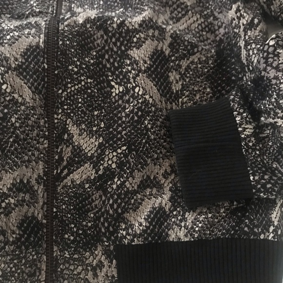 Banana republic snakeprint bomber jacket - Picture 3 of 4